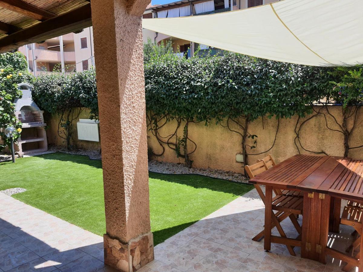Casa Azzurra Olbia Mare Apartman Kültér fotó